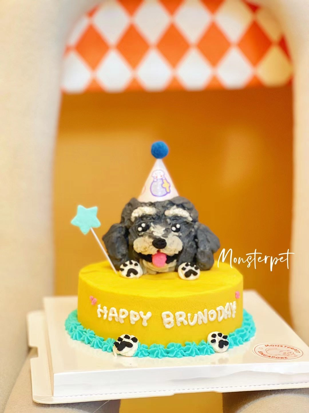 Monsterpet Half Body Stander Sculpted Pet Cake